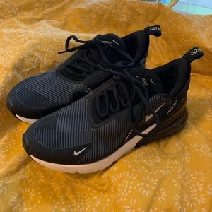 Nike Air Max 270